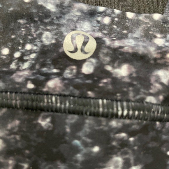 Lululemon Energy Bra - Picture 3 of 3